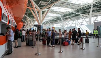 مسافرون في مطار إركان القبرصي، 21 يوليو 2023، (بيرول بيبيك فرانس برس)