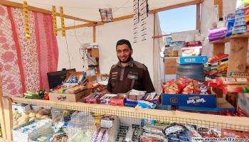 بسطة لبيع حلويات ومُسليات (العربي الجديد)