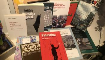 مجموعة كتب عن فلسطين بعدة لغات (فيسبوك)