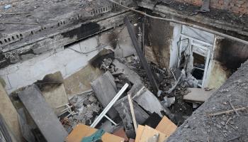 مبان متضررة بطائرات مسيرة روسية في أوكرانيا  (الأناضول)