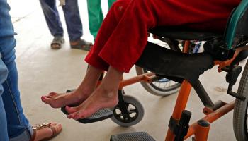 تسعى الحكومة إلى تقديم الرعاية للأشخاص ذوي الإعاقة (جنى كافوجسكا/ Getty)