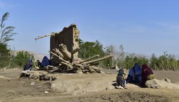 تداعيات الفيضانات كبيرة على الأفغانيات (الأناضول)