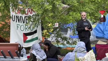 مخيم طلاب جامعة واين ستيت في ديترويت الأميركية تضامناً مع الفلسطينيين في غزة - 28 مايو 2024 (مايك هاوسهولدر/ أسوشييتد برس)