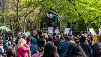 جامعة بنسلفانيا شهدت احتجاجات طلابية ضد الحرب على غزة، 25 إبريل 2024 (الأناضول)