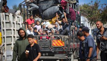 فلسطينيون ينزحون عن رفح بعد بدء الهجوم الإسرائيلي على المدينة، رفح 7 مايو2024 (فرانس برس)
