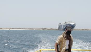 مقاتل حوثي على ساحل البحر الأحمر قبالة الحديدة، 12 مايو 2024 (Getty)