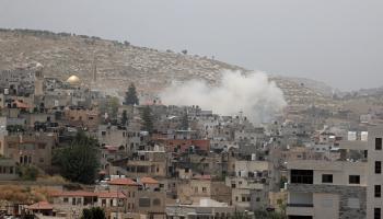 دخان متصاعد من مخيم جنين اثناء اقتحامه، جنين 21 مايو2024 (عصام الريماوي/الأناضول)