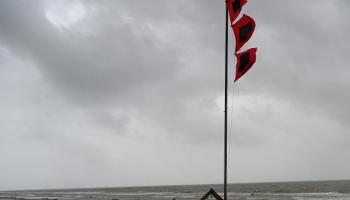 بنغلادش تستعد لوصول إعصار ريمال إلى اليابسة، 26 مايو 2024(فرانس برس)