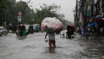 إعصار ريمال يترك آثاره على اليابسة في بنغلادش، 27 مايو 2024 (Getty)