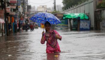 إعصار ريمال يترك آثاره على اليابسة في بنغلادش، 27 مايو 2024 (Getty)