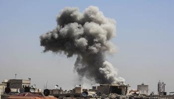 تصاعد الدخان جراء انفجار في دمشق (Getty)