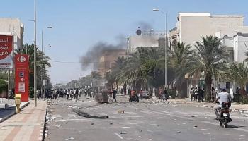 اشتباكات بين الأمن ومحتجين في تطاوين التونسية (فيسبوك)