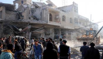 قصف إدلب (حسين فاضل/الأناضول)