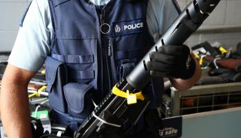 سلاح صادرته الشرطة في نيوزيلندا - مجتمع