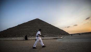 الخوف يصرف السياح عن أهرامات مصر (فرانس برس)