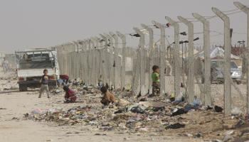 مخيمات عراقية مكتظة بالنازحين من الأنبار (نيو فولك نيلسون/Getty)