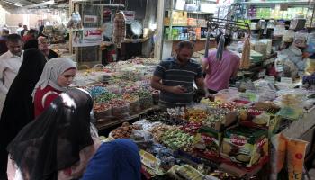 سوق في بغداد-اقتصاد-17-4-2017 (صباح عرار /فرانس برس)