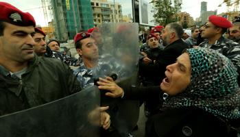 لبنان: أهالي العسكريين المخطوفين في الصيفي