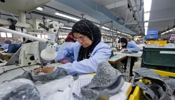 مصنع ملابس في تونس/Getty