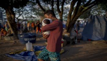 لاجئون فنزويليون إلى البرازيل (مورو بيمانتيل/فرانس برس)
