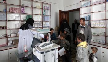 يمنيون وأدوية - اليمن - مجتمع