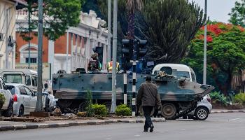 انقلاب عسكري في زيمبابوي JEKESAI NJIKIZANA/AFP