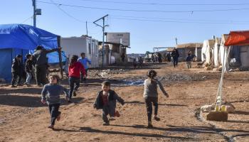 مهجرون في محافظة إدلب (بوراك كارك أوغلو/الأناضول)