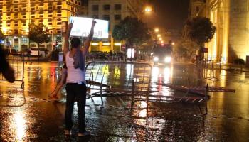 لبنان: كر وفر أمام البرلمان وسقوط عشرات الجرحى
