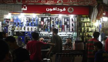 التليفون المحمول في مصر -اقتصاد- 17-8-2016 (Getty)
