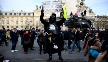متظاهرون ضد تعديل نظام التقاعد في باريس/ فرانس برس