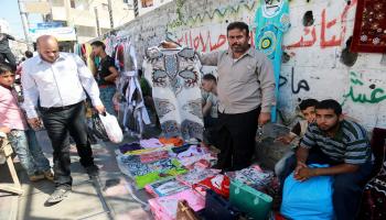 أسواق غزة تتعلق بآمال موسم العيد (عبدالحكيم أبو رياش)