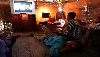 أفلام بوليوودية تُعرض بصالة تحت جسر قديم في الهند