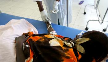 امرأة مريضة في موريتانيا - مجتمع