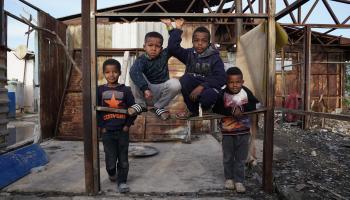 أطفال ليبيون مهجرون في قاريونس - ليبيا - مجتمع