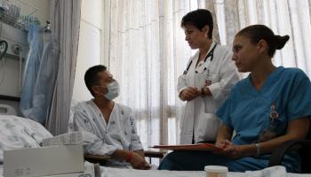 طبيبة فلسطينية في مستشفى بحيفا - فلسطين - مجتمع