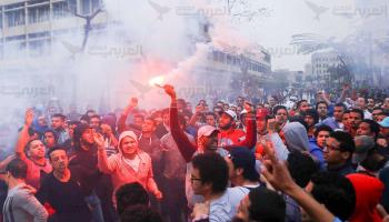 "وايت نايتس"يتظاهرون بجامعة القاهرة تنديداً بأحداث الدفاع الجوي 