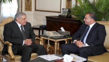  أشرف العربي وزير التخطيط المصري مع رئيس الحكومة