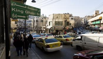 ازدحام مروري في العاصمة الأردنية عمّان (ثييري ترونيل/Getty)