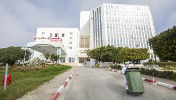 يطالب أطباء تونس بتمديد الحجر الصحي (ناصر تليل/الأناضول)