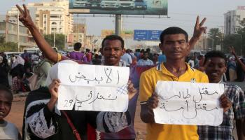 محتجون ضد مقتل الطلاب بكردفان(أشرف شاذلي/فرانس برس)