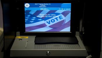 الولايات المتحدة/تصويت إلكتروني الانتخابات الرئاسية/سياسة/ درو أنغيرر/ Getty