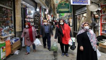 أسواق إيران مكتظة رغم كورونا (فاطمة بهرامي/الأناضول)