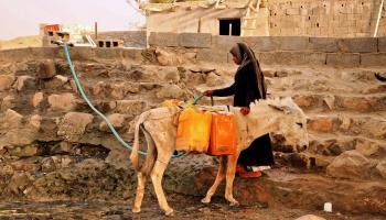 امرأة يمنية وتهجير - اليمن - مجتمع