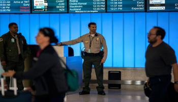 أميركا/سياسة/أمن المطار/(دافيد مكناو/Getty)