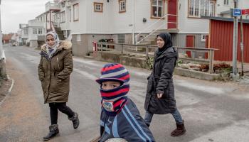لاجئون في السويد - مجتمع