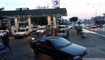 محطات البنزين تعمل كالمعتاد في بيروت (حسين بيضون/العربي الجديد)