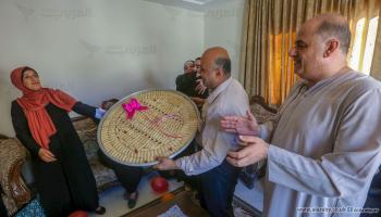 احتفال بنجاح في الثانوية العامة في غزة - مجتمع