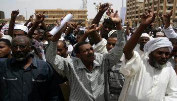 تظاهرات السودان/سياسة/ Ibrahim Hamd/Anadolu Agency/Getty Images)