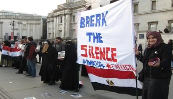 وقفة مصرية في بريطانيا دعماً للمعتقلات المصريات 