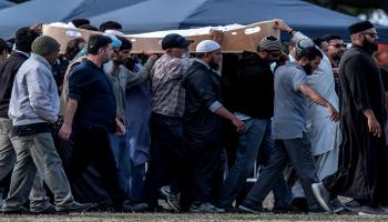 تشييع 6 ضحايا من مذبحة المسجدين بكريس تشيرش(كارل كورت/Getty)